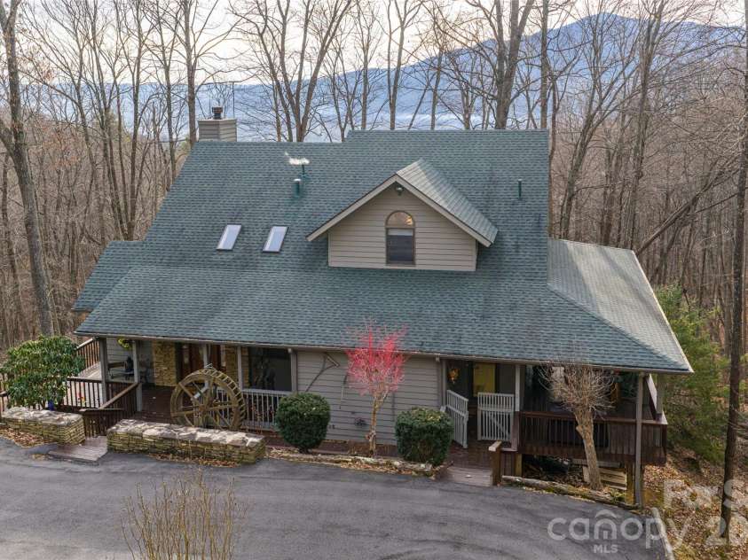 163 Tweetys Knoll, Burnsville, NC 28714.  MLS# CAR4281512, YatesRealty ID 2056. 