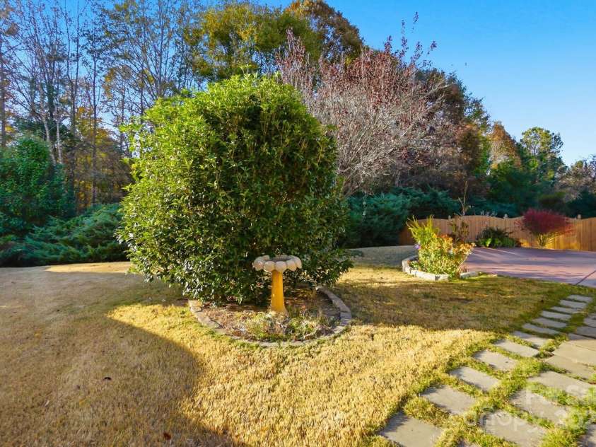 5194 Cressingham Drive, Fort Mill, SC 29707.  MLS# CAR4320905, YatesRealty ID 2056. 