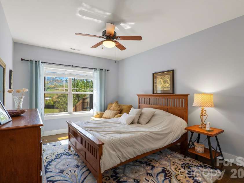 4 Oak Mountain Drive, Leicester, NC 28748.  MLS# CAR4372297, YatesRealty ID 20560. 