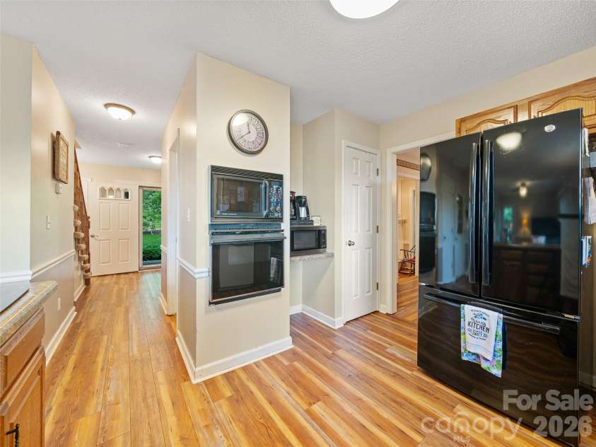 254 Shepard Way, Burnsville, NC 28714.  MLS# CAR4368226, YatesRealty ID 20561. 
