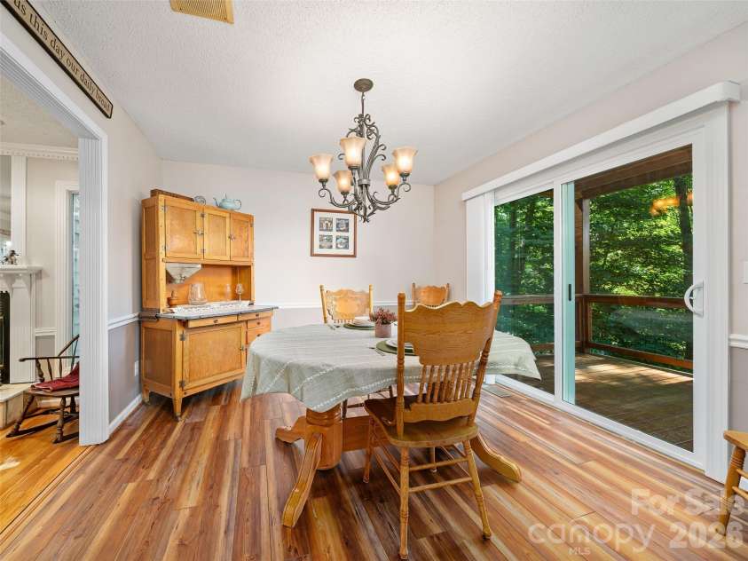 254 Shepard Way, Burnsville, NC 28714.  MLS# CAR4368226, YatesRealty ID 20561. 