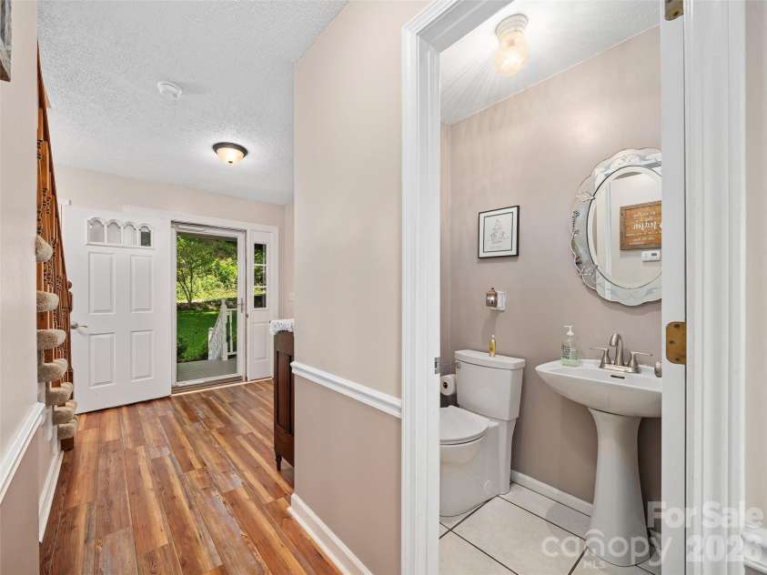 254 Shepard Way, Burnsville, NC 28714.  MLS# CAR4368226, YatesRealty ID 20561. 