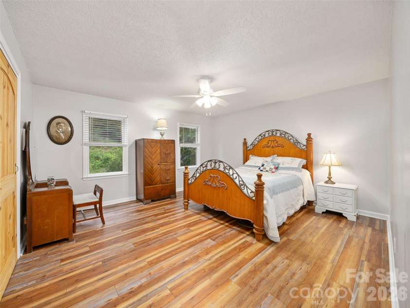 254 Shepard Way, Burnsville, NC 28714.  MLS# CAR4368226, YatesRealty ID 20561. 