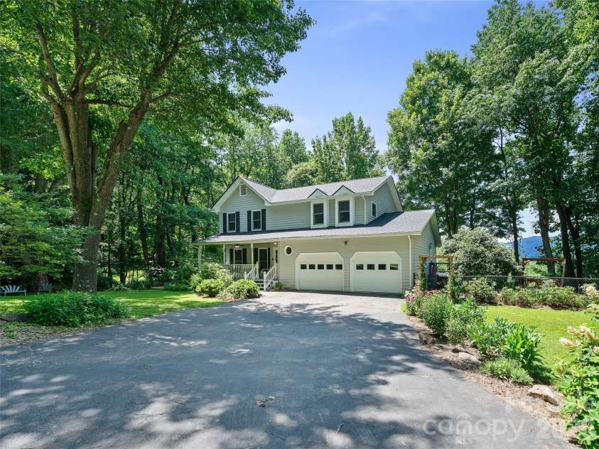 254 Shepard Way, Burnsville, NC 28714.  MLS# CAR4368226, YatesRealty ID 20561. 