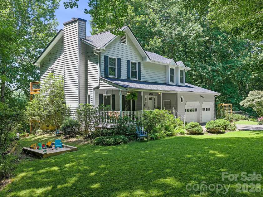 254 Shepard Way, Burnsville, NC 28714.  MLS# CAR4368226, YatesRealty ID 20561. 