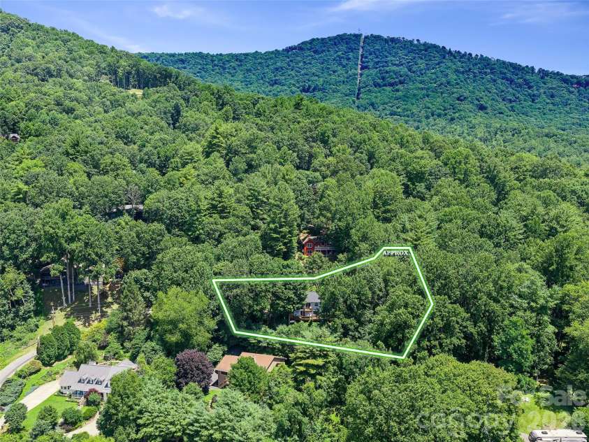 254 Shepard Way, Burnsville, NC 28714.  MLS# CAR4368226, YatesRealty ID 20561. 
