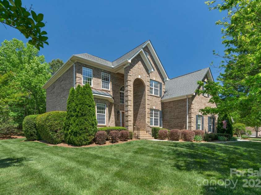 3017 Chisholm Court, Waxhaw, NC 28173.  MLS# CAR4234747, YatesRealty ID 20561. 