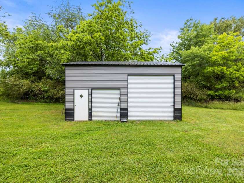 2097 Ala Lane, Granite Falls, NC 28630.  MLS# CAR4258022, YatesRealty ID 20562. Detached Garage