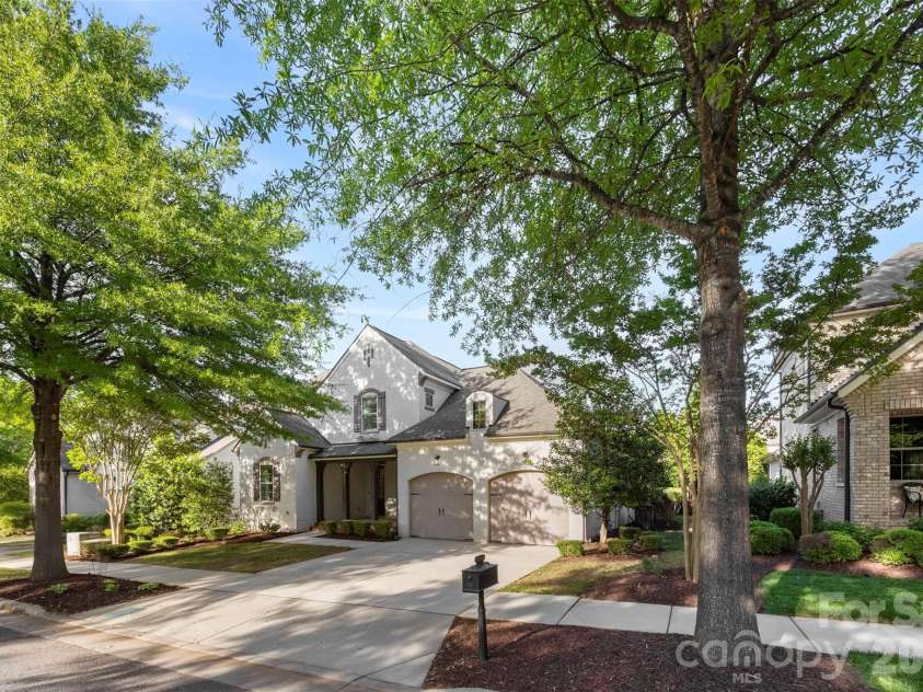 8624 Robbins Crescent Drive, Cornelius, NC 28031.  MLS# CAR4410622, YatesRealty ID 20564. Covered back deck