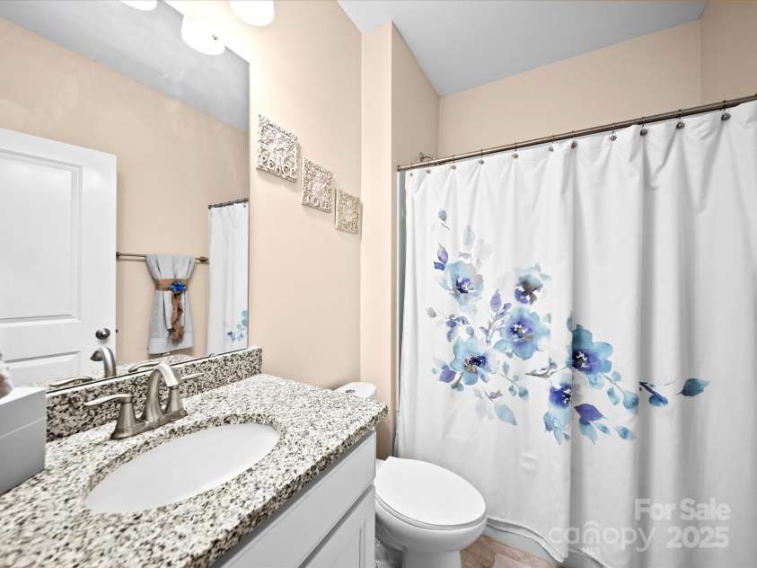 5062 Gribble Lane, Lancaster, SC 29720.  MLS# CAR4258008, YatesRealty ID 20565. 1st Floor Full Bath