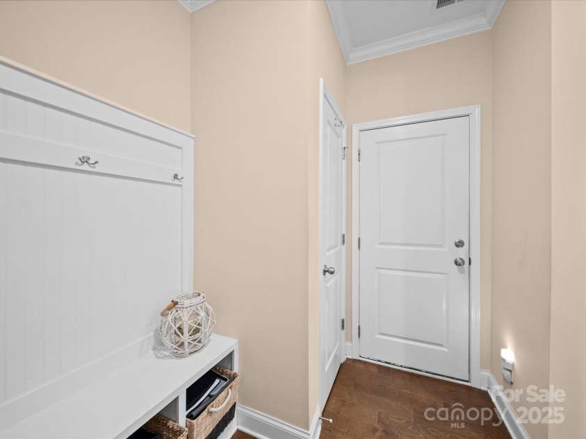 5062 Gribble Lane, Lancaster, SC 29720.  MLS# CAR4258008, YatesRealty ID 20565. Garage Door & Drop Zone