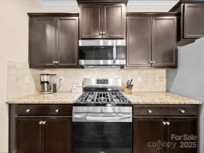 5062 Gribble Lane, Lancaster, SC 29720.  MLS# CAR4258008, YatesRealty ID 20565. Gas Range