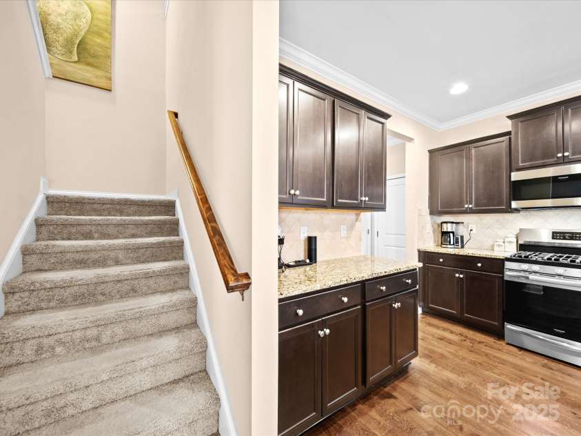 5062 Gribble Lane, Lancaster, SC 29720.  MLS# CAR4258008, YatesRealty ID 20565. Stairway