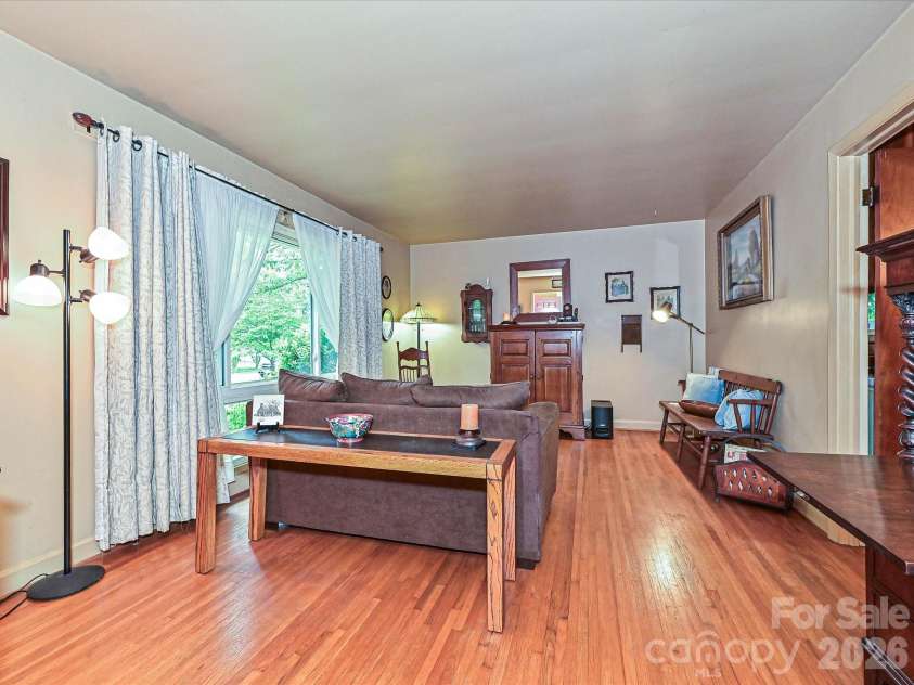 720 Aintree Road, Charlotte, NC 28215.  MLS# CAR4374797, YatesRealty ID 20565. 