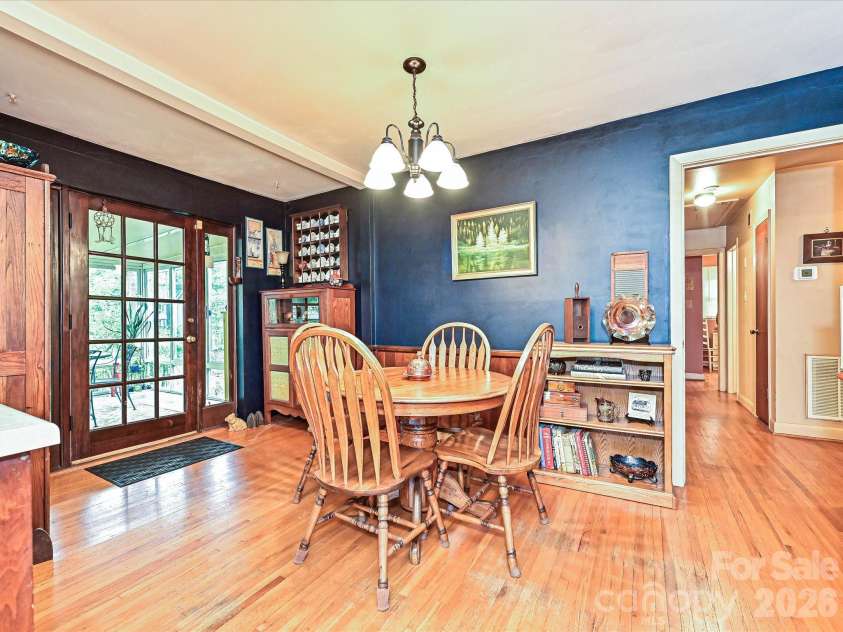 720 Aintree Road, Charlotte, NC 28215.  MLS# CAR4374797, YatesRealty ID 20565. 