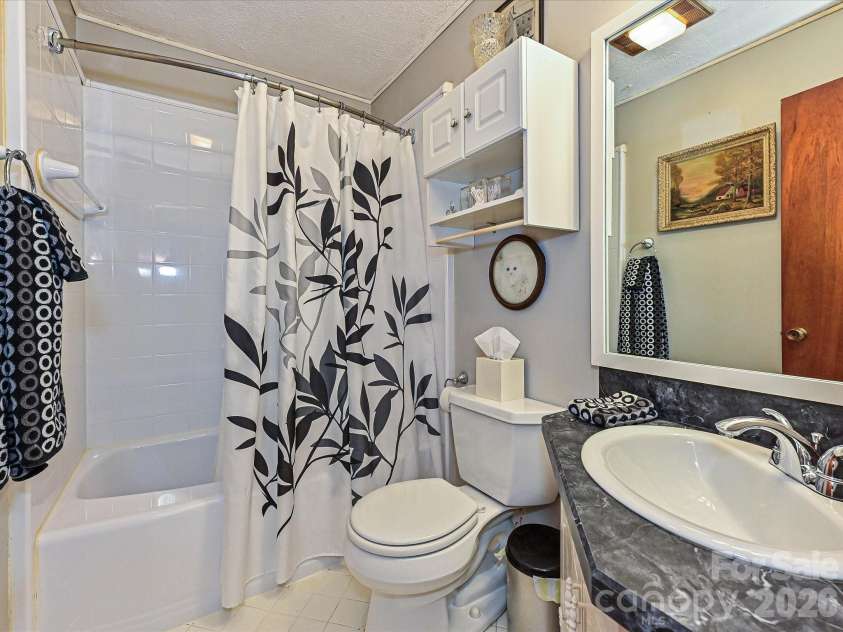 720 Aintree Road, Charlotte, NC 28215.  MLS# CAR4374797, YatesRealty ID 20565. 