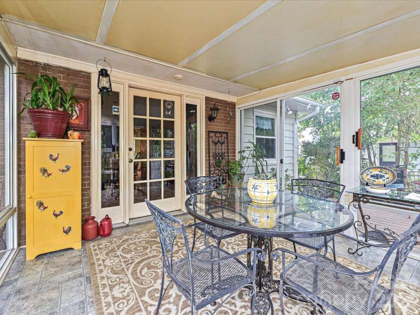 720 Aintree Road, Charlotte, NC 28215.  MLS# CAR4374797, YatesRealty ID 20565. 