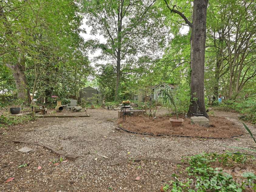 720 Aintree Road, Charlotte, NC 28215.  MLS# CAR4374797, YatesRealty ID 20565. 