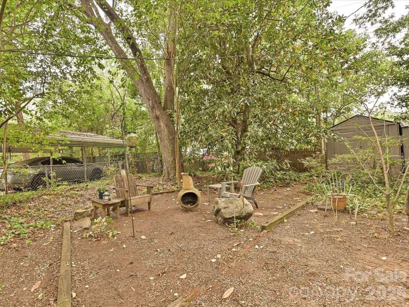 720 Aintree Road, Charlotte, NC 28215.  MLS# CAR4374797, YatesRealty ID 20565. 