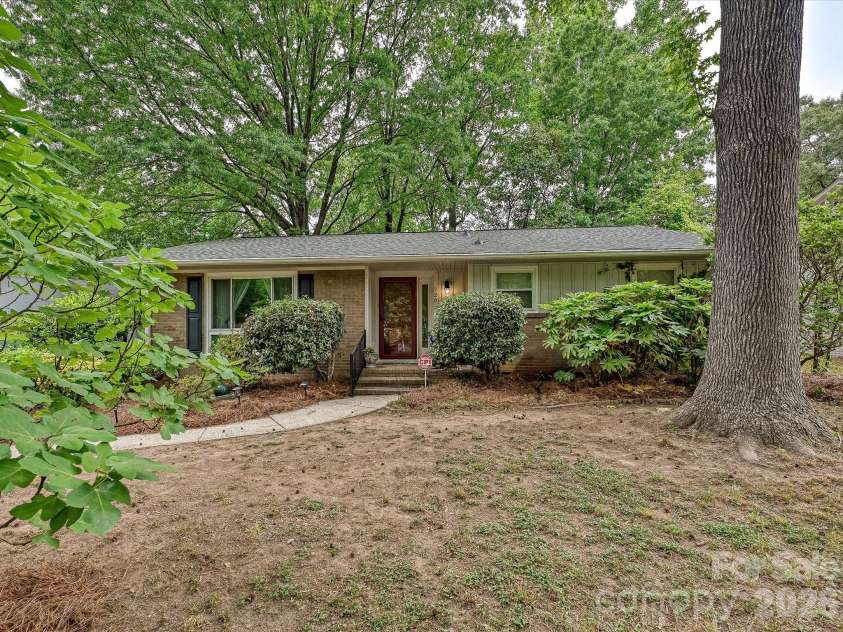 720 Aintree Road, Charlotte, NC 28215.  MLS# CAR4374797, YatesRealty ID 20565. Welcome Home!