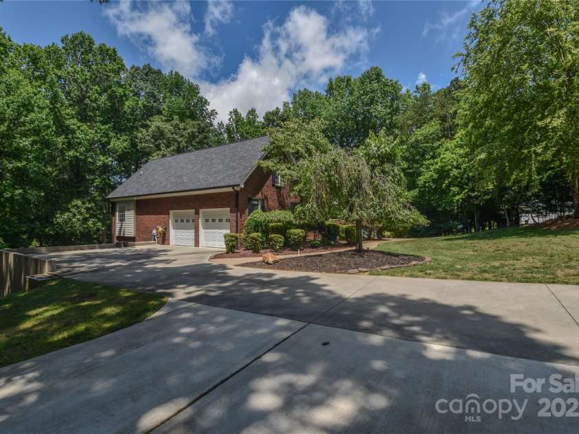118 Tayport Drive, Troutman, NC 28166.  MLS# CAR4264920, YatesRealty ID 20566. 