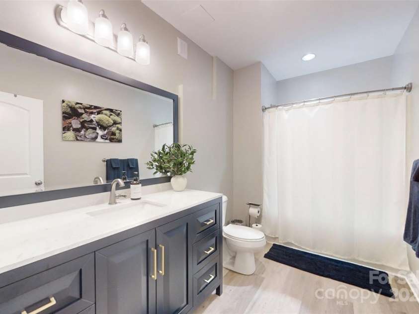 118 Tayport Drive, Troutman, NC 28166.  MLS# CAR4264920, YatesRealty ID 20566. Full Bathroom in Basement