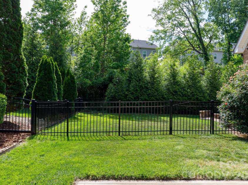 886 Hickory Stick Drive, Fort Mill, SC 29715.  MLS# CAR4377127, YatesRealty ID 20566. 
