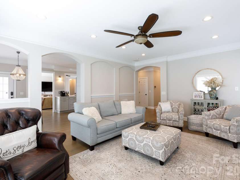 886 Hickory Stick Drive, Fort Mill, SC 29715.  MLS# CAR4377127, YatesRealty ID 20566. 