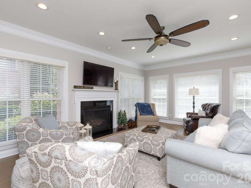 886 Hickory Stick Drive, Fort Mill, SC 29715.  MLS# CAR4377127, YatesRealty ID 20566. 