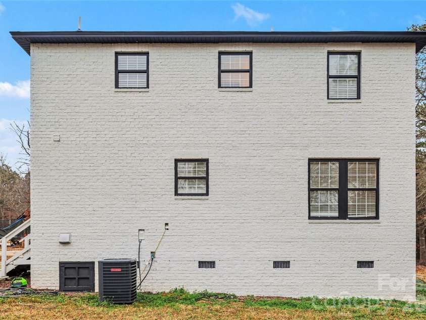 504 Six Mile Creek Road, Lancaster, SC 29720.  MLS# CAR4402606, YatesRealty ID 20568. 