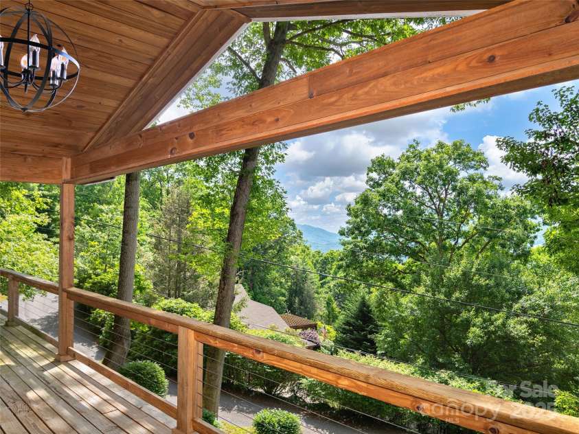 505 Scenic Circle, Waynesville, NC 28786.  MLS# CAR4270383, YatesRealty ID 20568. 