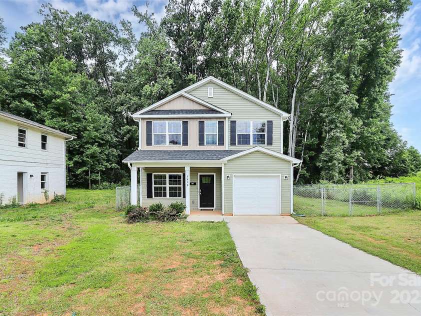 1218 Rosada Avenue, Charlotte, NC 28213.  MLS# CAR4260289, YatesRealty ID 20569. 