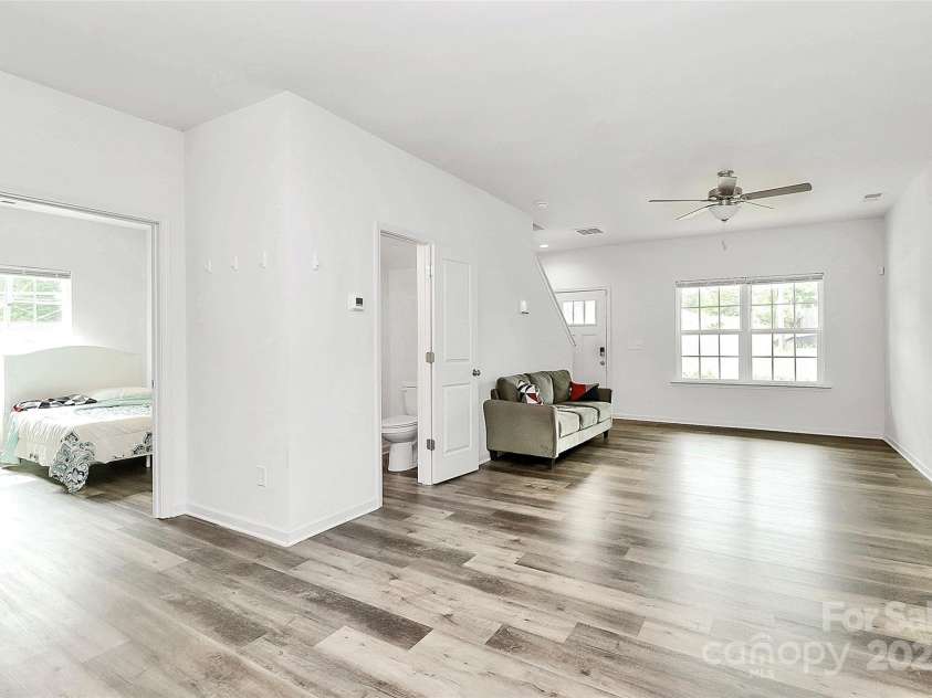 1218 Rosada Avenue, Charlotte, NC 28213.  MLS# CAR4260289, YatesRealty ID 20569. 
