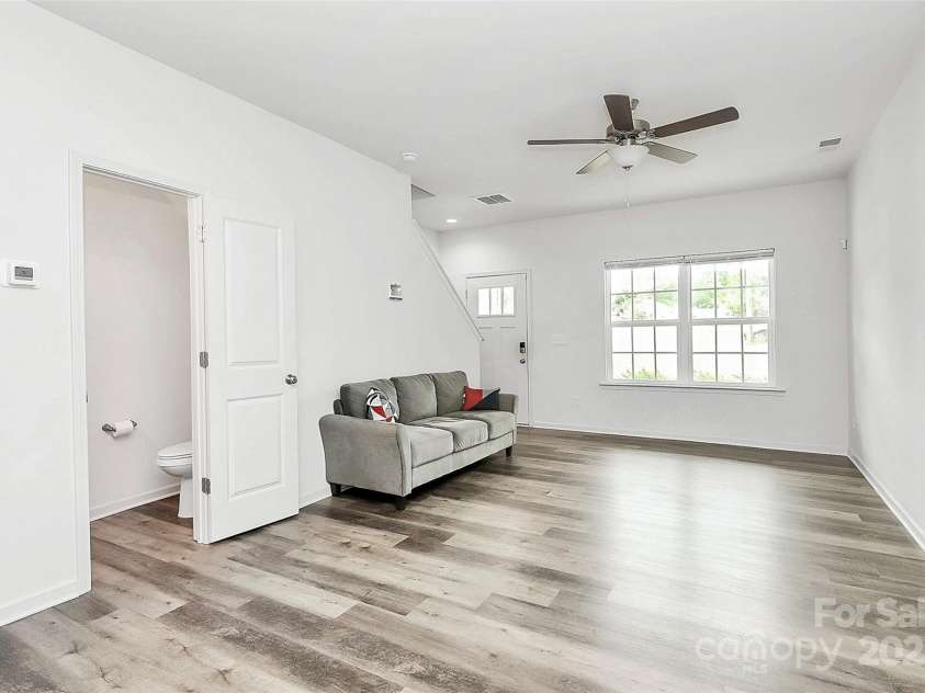 1218 Rosada Avenue, Charlotte, NC 28213.  MLS# CAR4260289, YatesRealty ID 20569. 