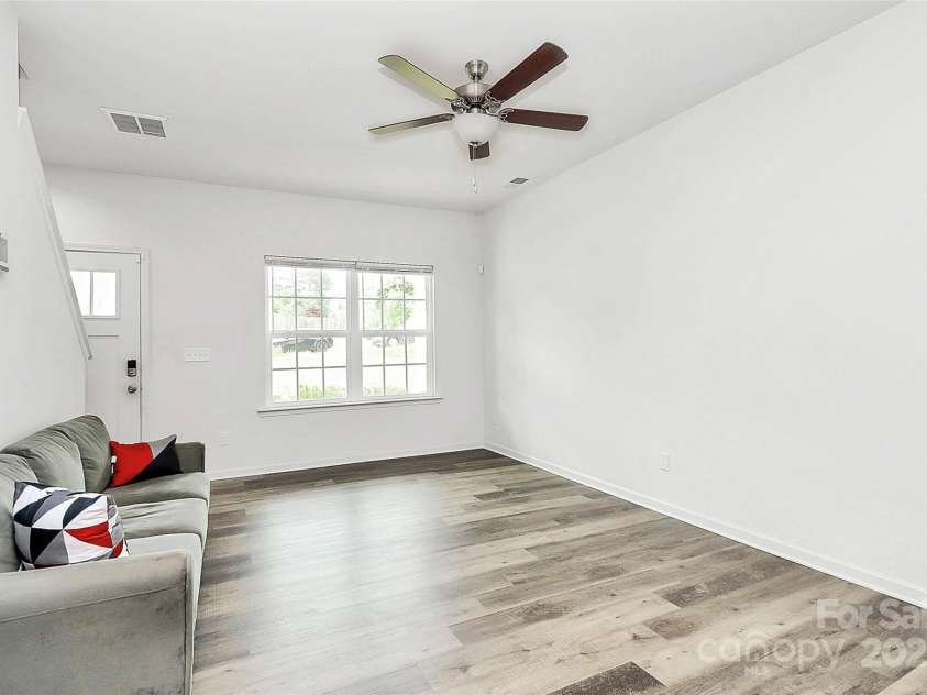 1218 Rosada Avenue, Charlotte, NC 28213.  MLS# CAR4260289, YatesRealty ID 20569. 