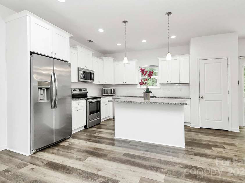 1218 Rosada Avenue, Charlotte, NC 28213.  MLS# CAR4260289, YatesRealty ID 20569. 