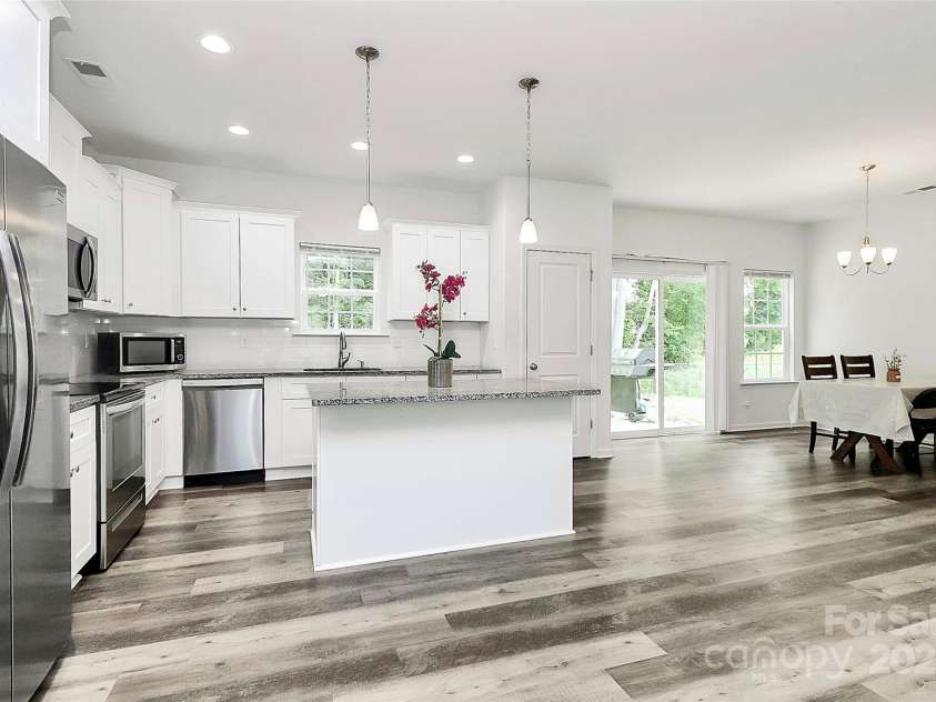 1218 Rosada Avenue, Charlotte, NC 28213.  MLS# CAR4260289, YatesRealty ID 20569. 