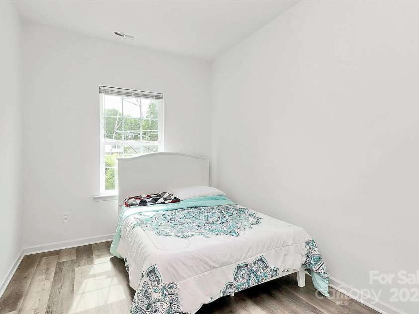1218 Rosada Avenue, Charlotte, NC 28213.  MLS# CAR4260289, YatesRealty ID 20569. 