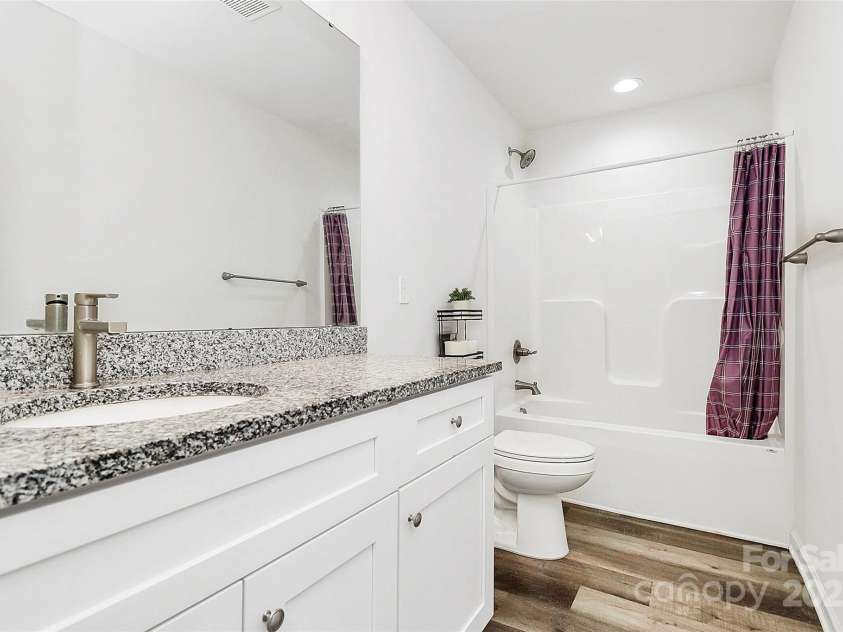 1218 Rosada Avenue, Charlotte, NC 28213.  MLS# CAR4260289, YatesRealty ID 20569. 