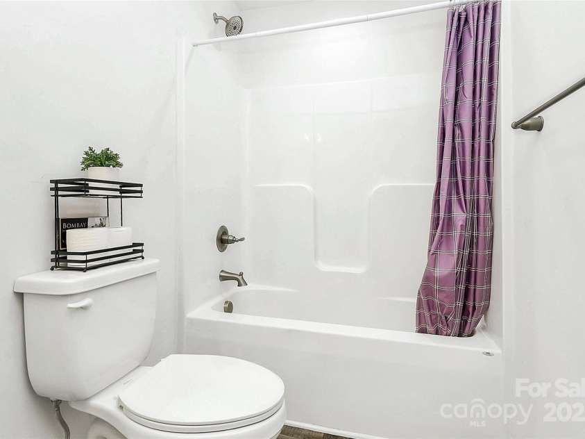1218 Rosada Avenue, Charlotte, NC 28213.  MLS# CAR4260289, YatesRealty ID 20569. 