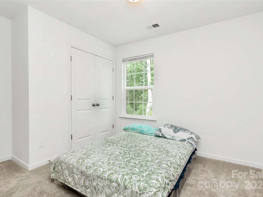 1218 Rosada Avenue, Charlotte, NC 28213.  MLS# CAR4260289, YatesRealty ID 20569. 