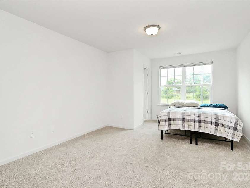 1218 Rosada Avenue, Charlotte, NC 28213.  MLS# CAR4260289, YatesRealty ID 20569. 