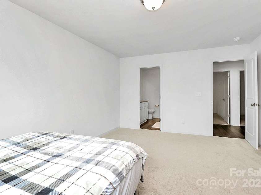 1218 Rosada Avenue, Charlotte, NC 28213.  MLS# CAR4260289, YatesRealty ID 20569. 