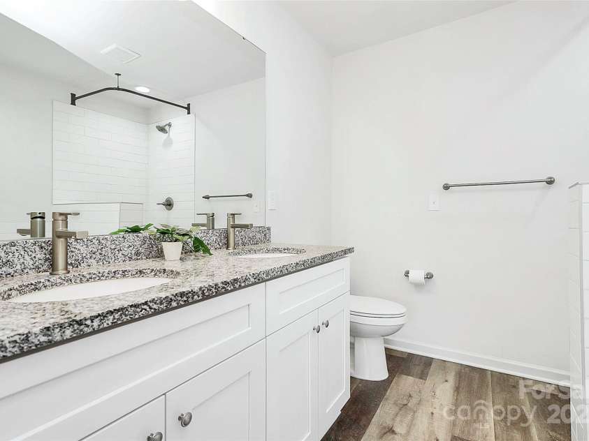 1218 Rosada Avenue, Charlotte, NC 28213.  MLS# CAR4260289, YatesRealty ID 20569. 