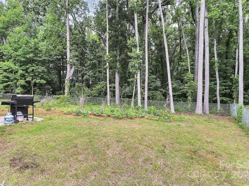 1218 Rosada Avenue, Charlotte, NC 28213.  MLS# CAR4260289, YatesRealty ID 20569. 