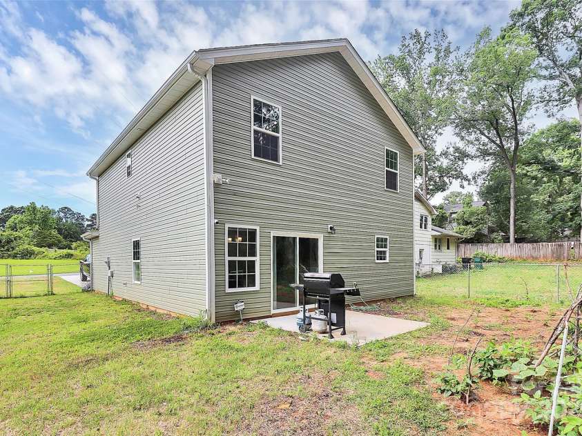 1218 Rosada Avenue, Charlotte, NC 28213.  MLS# CAR4260289, YatesRealty ID 20569. 