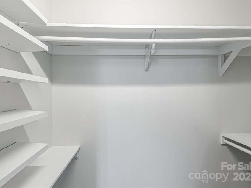 4010 Hiddenbrook Drive, Charlotte, NC 28205.  MLS# CAR4232290, YatesRealty ID 2057. 