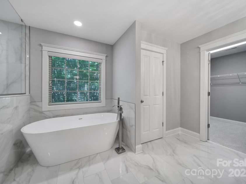 5633 Open Book Lane, Charlotte, NC 28270.  MLS# CAR4255035, YatesRealty ID 2057. 