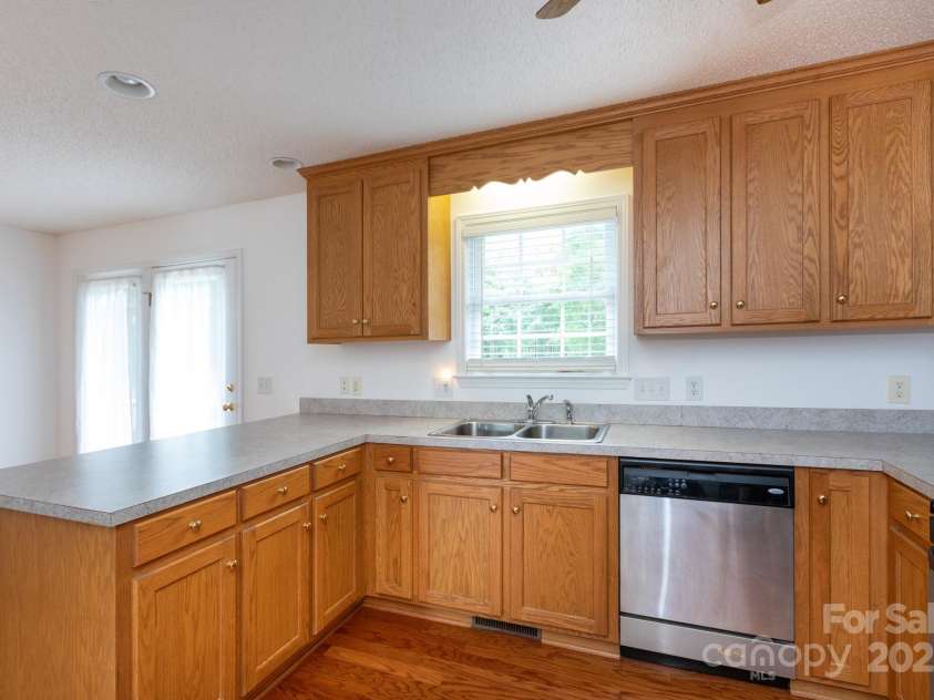 328 Burrage Road, Concord, NC 28025.  MLS# CAR4267959, YatesRealty ID 20570. 