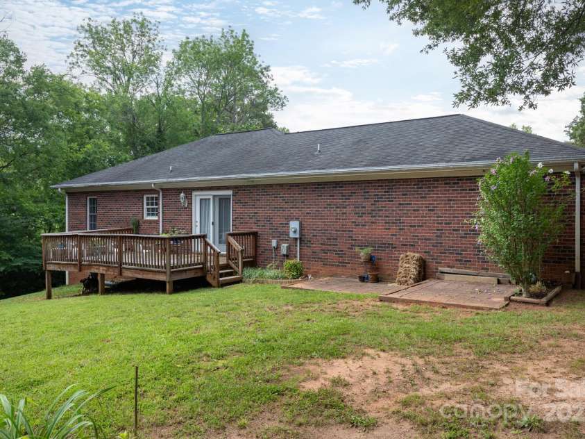 328 Burrage Road, Concord, NC 28025.  MLS# CAR4267959, YatesRealty ID 20570. 